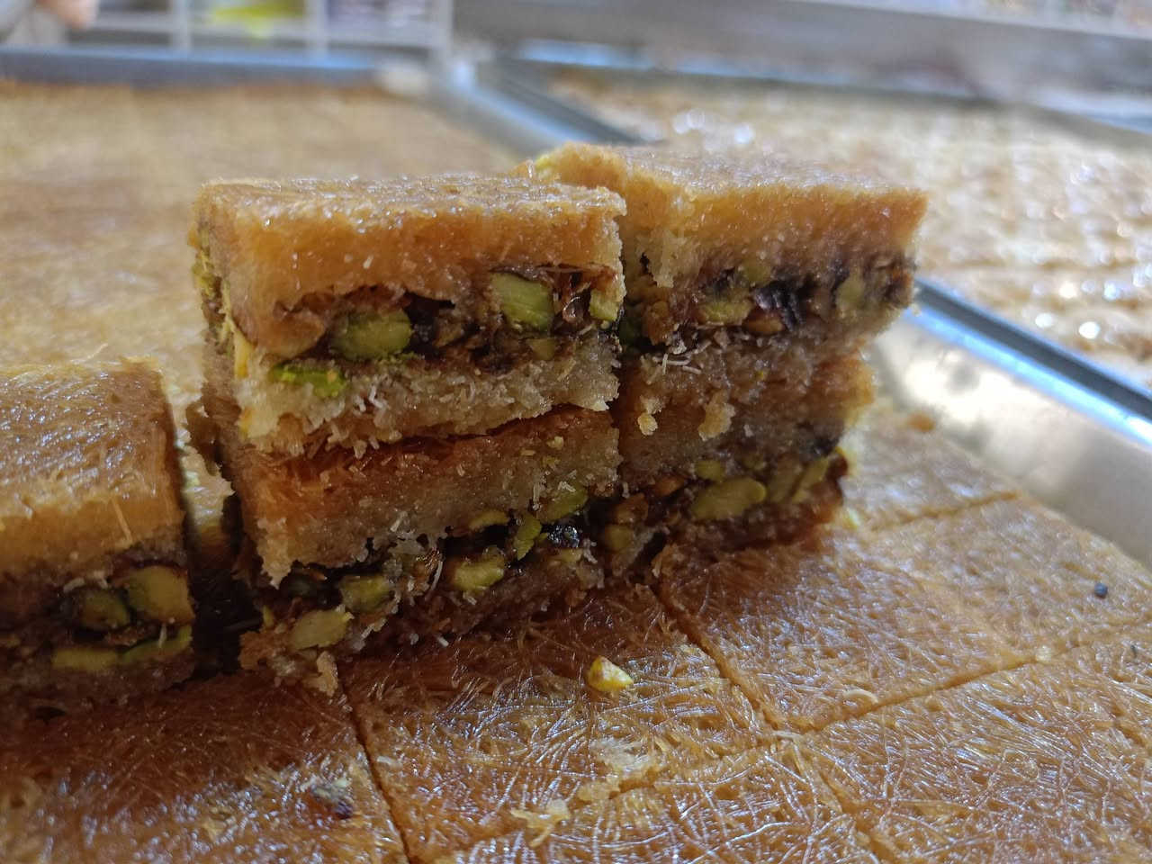 بقلاوة بالكاكو 
بقلاوة بالقشطة 
أجود أنواع الحلويات 
مشكل بالمكسرات
عش العصفور بالنوتيلا

 💔
#العنوان_موصل_حي_القدس
استفسار مراسلة الصفحة أو اتصال بالرقم✅
*********** 📞
***********📞
