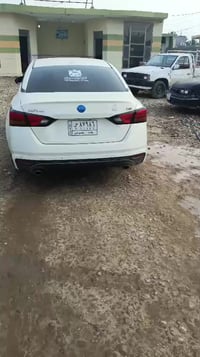 للبيع نيسان التيما موديل 2020 اللون ابيض السعر 130 وبيها  ومجال مكينه ...