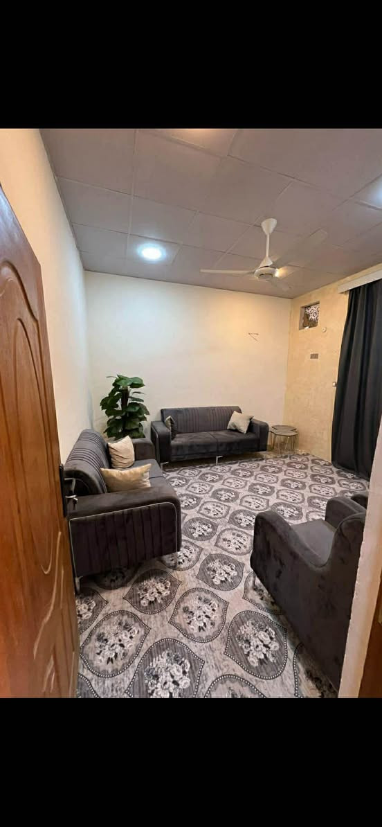 تخم قنفات تزگام غير مستخدم حرفيا بي 7 قطع وشغل مضبوط وقوي مو سوگي 
قنفه 3 نفرات عدد واحد 
قنفه 2 نفر عدد واحد 
كراسي 1 نفر عدد اثنين
مع العلم اني سگمتهن بسعر 750 الف ولم استخدمهن
السعر المطلوب 500 الف للاستفسار
*********** النجف, العراق
