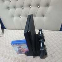 بلي 4 كامل ملحقاته ذاكره 1 تيرا نوعه سلم وياه كارتونه  جوستكات 2 وحده ...