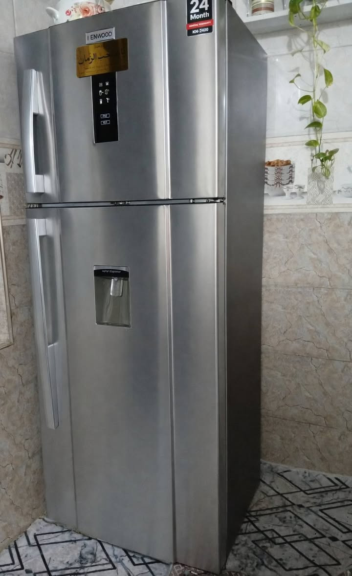 للبيع 
  ثلاجة كنوود (بيها براد) 
٢٤ قدم. ٧٠×٦٠

جديدة مستخدمة فقط شهرين  سعرها ٥٨٠ وبيها مجال نظيفة جدا جدا 
للاستفسار الاتصال على الرقم ***********
