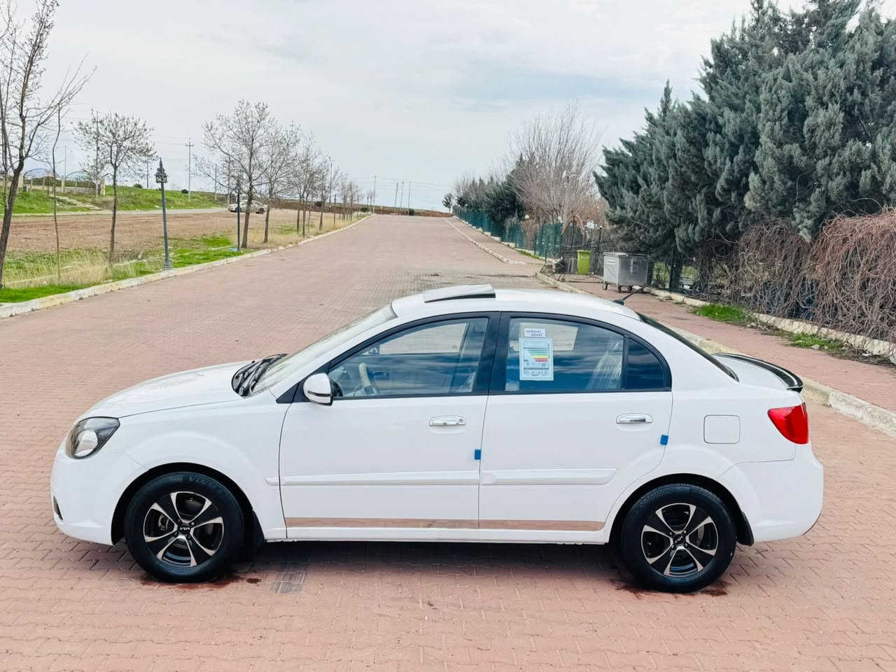 مقدمة 40 بلشهر 3
كيا ريو 2012 سيارة كلش حلوة ونضيفه محرك 16 كير مكينه بشرط سيارة بيها صفحة وحدة صبغ ونص سقف بدون تعديل بدون  بدون دواخل فقط صبغ سيارة  كلش نضيفه 
*********** 
عندي جميع سيارات
