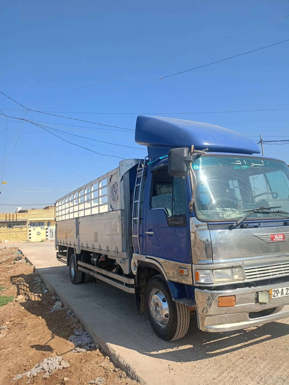 السلام عليكم  هينو طيره ٦اوربع ابلادي مكينه 80عادي جديده لاصرف ولا بخار تخم تاير جديد حداديه فول رقم انكليزي بسمي او هذا رقمي ***********
