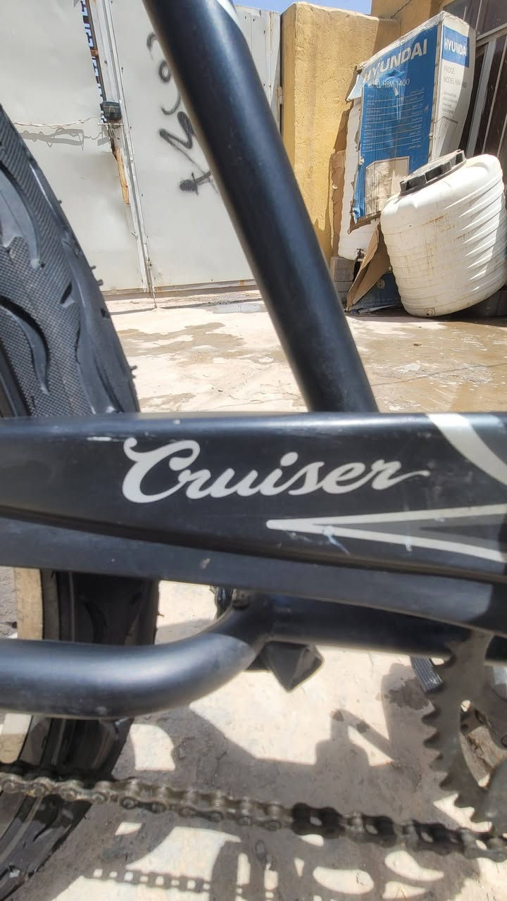 السلام عليكم 
بايسكل نوع ELECTRA Cruiser امريكي بالة اصلي حجم 26 عليه ختومات حفر من الشركة نظافة مثل ماموضح كدامكم بالصور 90% تايرات وجوابه جديد مجرد سويتله تعديلات بسيطه ....البايسكل بي طابع كلاسيكي هجين (نادر جداً) سعره 130الف 🔒...ابحثوا عليه وشوفوا اسعاره وراح ارفقلكم صورة بسعر الجديد👇
متواجد خاص
 او واتساب
***********
