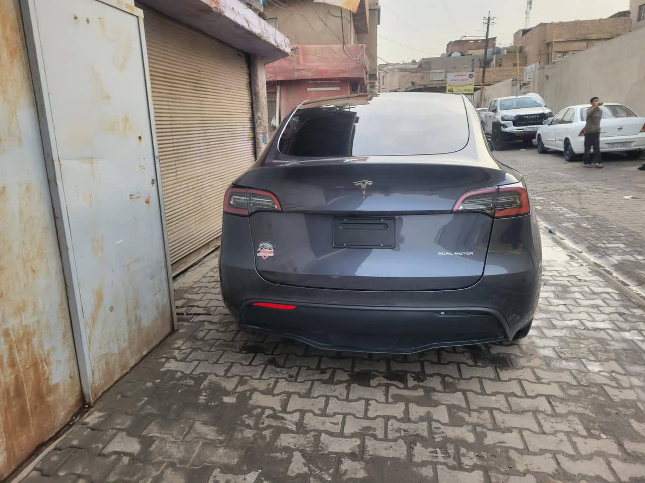 السلام عليكم تيسلا موديل y 2023 بسعر مناسب ماشيه ٢٥ ميل حداثه جاملخ وباب سائق بيه قطعتين صبغ السيره مصلحه وجاهزه نقص بيه كاميرا ودرع العنوان الزعفرانيه السعر ١٦٠ للتواصل ***********
