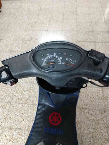 اكزز للبيع محرك شرط مامفتوح بس قبغ هندر مفتوح سلف شغال كهربائية كلو شغال السعر ٣٧٥ وبيه مجال *********** جانب الأيمن
