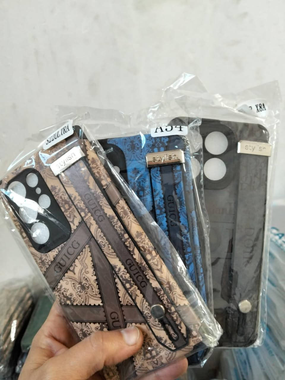 عرض خاص جمله فقط سعر الاصق شاشه 150 دينار انواع وموديلات حديثه جميع الايتيمات توصيل لجميع المحافضات ***********
