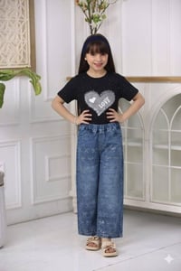 طقم بناتي • ٣-٨ سنة • قطعتين