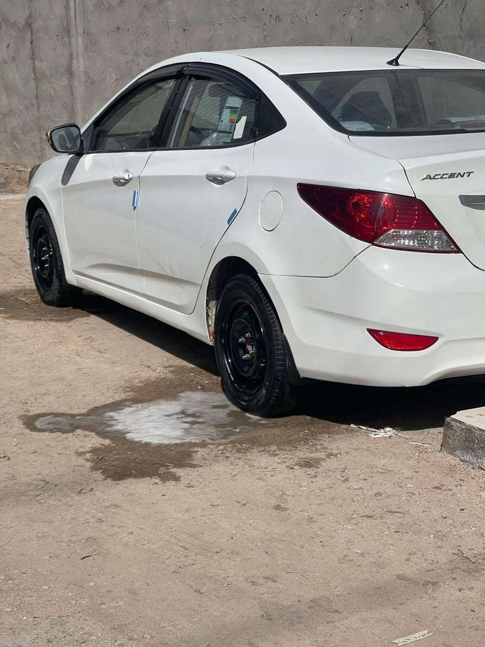 سلام عليكم اكسنت مديل 2015 مكينه لا تنقص ولا تبخير  1600 مبدل بس بنيد سعر 85 وبيه مجال مكان البصره حي الزيتون رقم ***********
