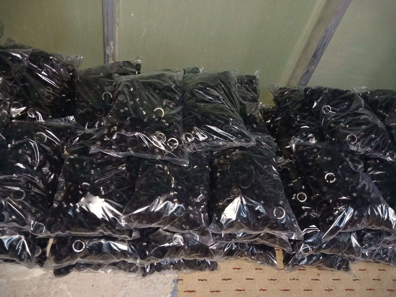 عندي معمل واشر اصطوانات للبيع جمله محتاج وكيل بغداد  *********** واتس
