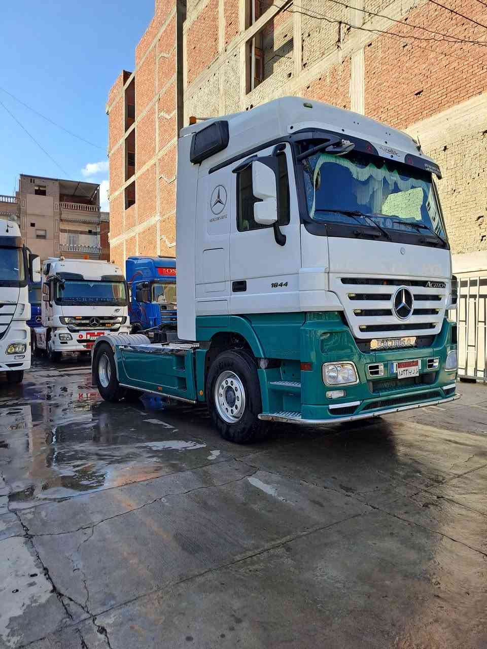 بســــــــــم الله ماشــــــــــــاء الله 
 للبيع.  MB2
موديل        2007      ميجا اسبيس 
محور          3.90      أرب 
فتيس         240
مكنه          1844

     👈يوجد كاش  تقسيط استبدال  ⚠️

    العنوان 
الفروسات- مركز -المنزله -دقهليه 
     تليفون 
01096642282       عمرو 
01288774988             محمد 
01277780113               عمرو


**إذا كنت صاحب هذا الإعلان وتريد حذفه لأي سبب، رجاءا أرسل رسالة إلى الدعم الفني**