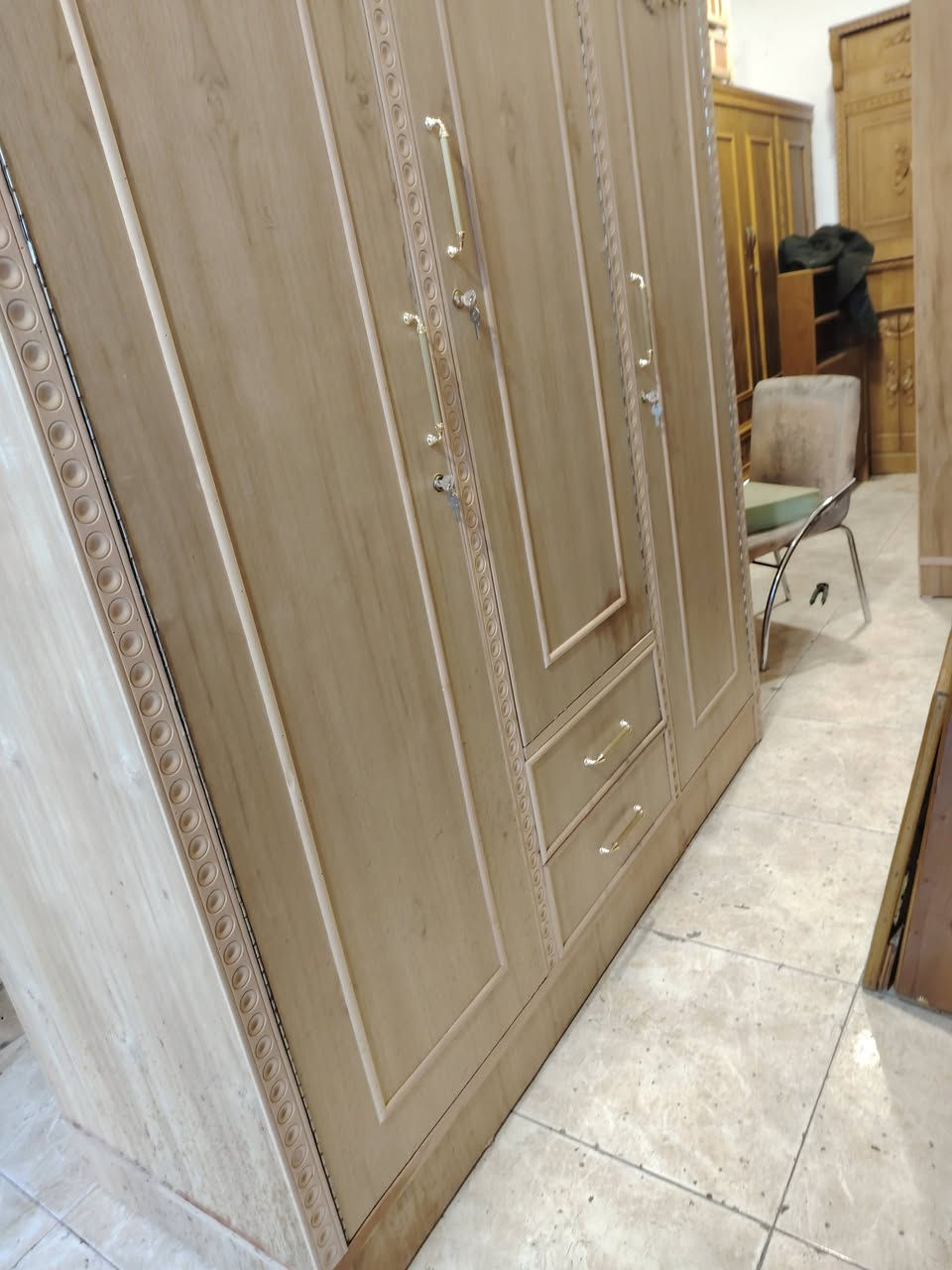 السلام عليكم ✋
توفر لدينا من جديد كنتور 3 أبواب شغل جديد وبسعر مناسب جدأ بس 245🇮🇶 🔒مصبوغ وجاهز
وبدون صبغ 225🔒
نقش زان الوجه 5ملم شغل توصي مو سوكي🎟️
 للاستفسار وتساب *********** مباشر ***********🇮🇶
ومستعدون لشراء الغرف النوم المستعمله و الكناتير 🏴‍☠️
