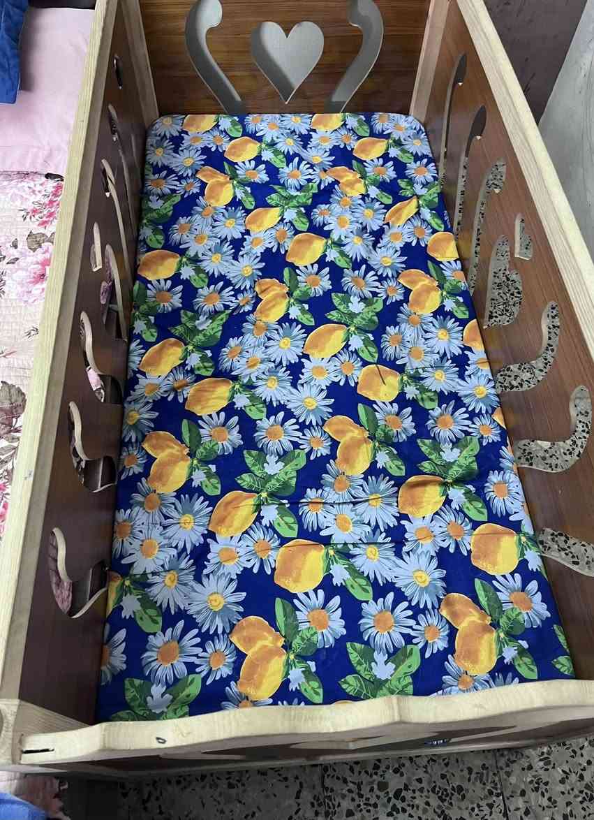 السلام عليكم عندي كاروك والفراش مالته اشتريته /وما استخدمته  سعر البيع٥٠ الف  مكاني بغداد للتواصل ***********
