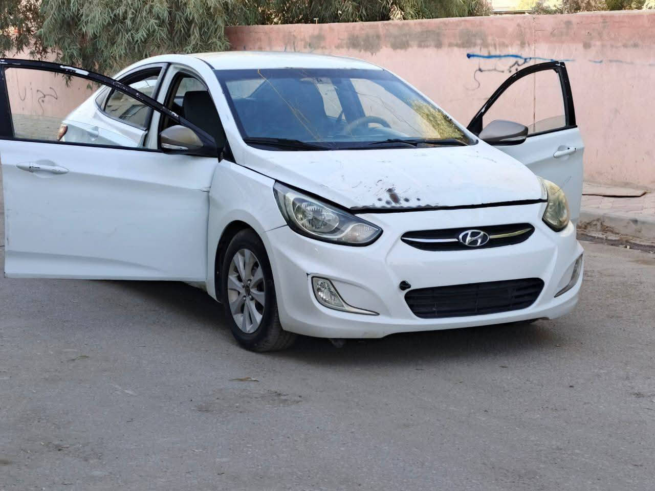السلام عليكم اكسنت مضلع موديل 2014 مكينه 1600 مكينتها خير من الله لا تنقيص ولا تبخير السياره مثل ما موضح بصور والفيديو كلشي مبين بيها السياره شايله روحها مال واحد يريد يشتغل الساره ابيعها كوم حديد السياره لا بيها كلبه ولا بيها جفيه بس مدحجه شواصيها سليمه رقمها نجف باسمي مداور ثاني يوم سعرها ب 65 ورقه 
الاستفسار ***********
***********
وأيضا متواجد على الفيس وعلى الوتساب
