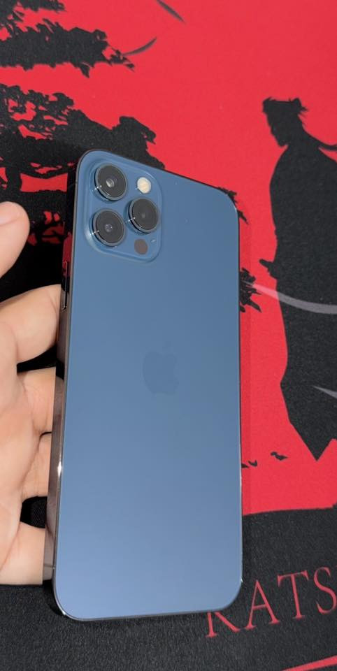 آيفون 12 بروماكس
نموذج M
غراضة كاملة سلك شحن و كارتون
ذاكرة 256
بطارية 100 مبدلها على أيدي 
سعره 480 و بي مجال بسيط جدًا 
للتواصل : ***********
