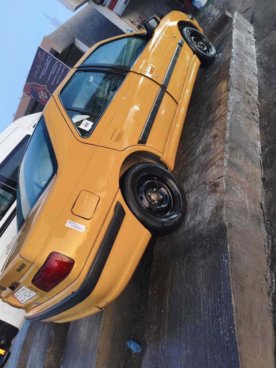 السلام. عليكم
بيجو بارص موديل 2015.  
سياره باسمي رقم نكليزي. بغداد سياره صدر جديد مشط جديد  منضومه بانزين جديده مدوشمه.  السياره مكفوله من الضربه والصبغ فقط بنيد طاير ومبدل شركه. وبيها الذيول الخلفيه نص معمرات اثر خياس شويه     سياره مكانه بغداد الراشديه الشراي يتصل اخوان خاص ممتواجد. سعرها 43وبيها مجال حك الجيه. ***********
