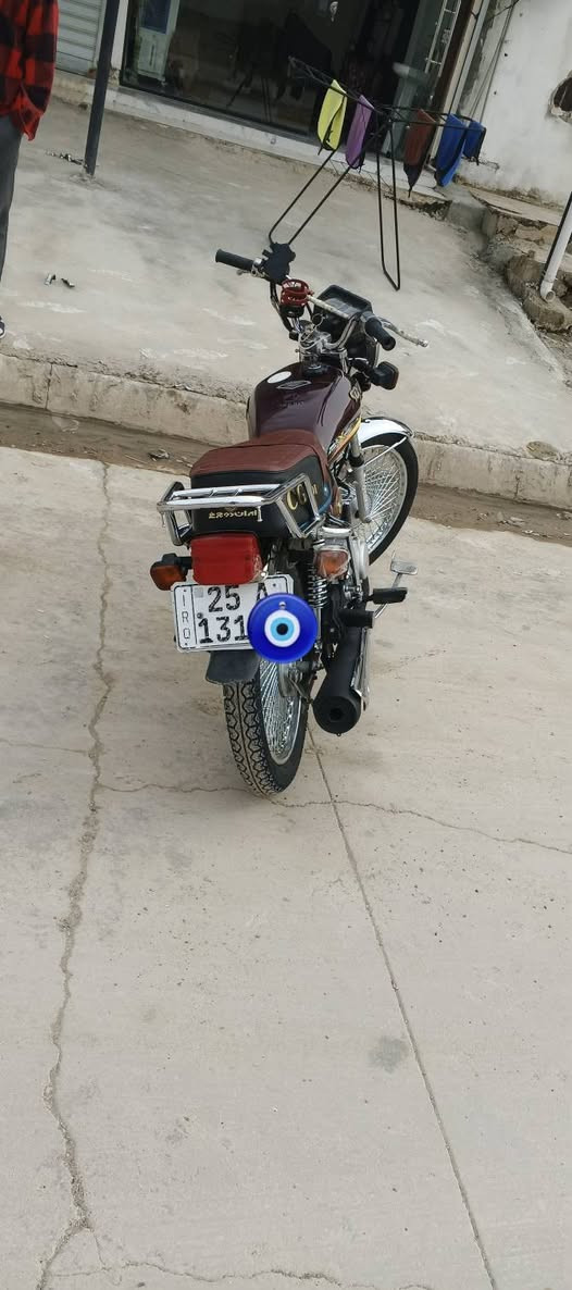 🧿سلام عليكم 

🧿عندي هاي دراجه للبيع 

🧿موديل 2021 رقم وسنويه كركوك انكليزي 

🧿دراجه حلوه ونضيفه 

🧿مكينه مامفتوح 

🧿شرط تحويل 

🧿ماشاء الله عليها سرعه شك الكاع 

🧿 رقم تلفوني فقط وتساب ***********
وسعرها 1350 وبي مجال لطيبين وتحياتي
