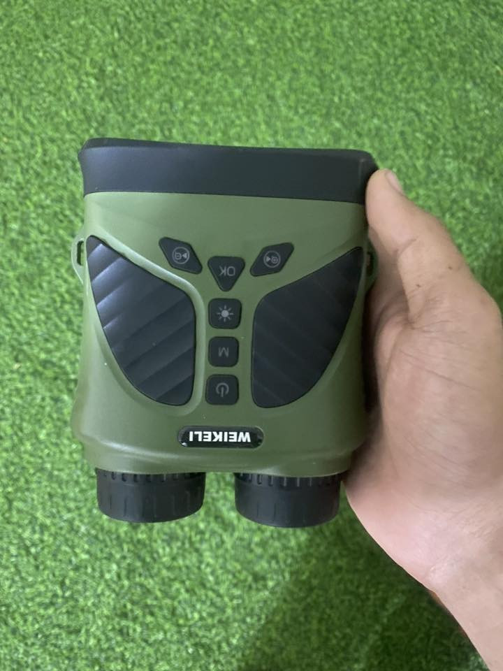 ناضور ليلي عسكري يشتغل ع البطاريه قابل للشحن يشحن تايب سي ويطول حوالي ٧ ساعات الى ٩ ساعات ويحتوي علا رام لتخزين الصور والفديوات روئيه كلش حلوه وجباره ويختوي علا ٣ مودات للتصوير ويبعد حوال ال ٨x مع ملحقاته الجنطه و التعلاكه مال الرقبه جديد مستخدم مرات الفحص فقط اشتريته ب ١٢٥ وعارضه بسعر ٥٠ او يفتح عليه مزاد للعلم اكو فديو يوضح تصويره وشكرا ♥️


**إذا كنت صاحب هذا الإعلان وتريد حذفه لأي سبب، رجاءا أرسل رسالة إلى الدعم الفني**