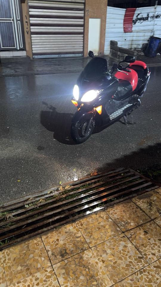 فورزة 08 للبيع مكينة مامفتوحة جويتر نضيف 1 ونص حماوة نص ثابت كفراتها كدام العين مكان حي بكر ***********
