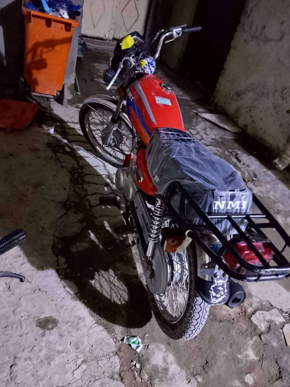 السلام عليكم
نامة شلامچة للبيع اوراق اصولي گمرگ مدفوع گبل ترقم الدراجة احلة من الصورة مفتوحة ولفات فقط السعر 800 وبيهة مجال العنوان بابل محاويل ناحية الامام 
اتصال: ***********
