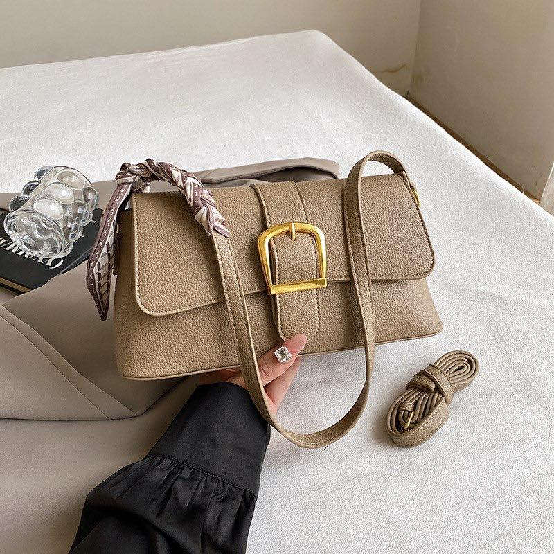 كوالتي عالي 
● سحاب 
● جيب داخلي 
● داخل مبطن 
● سكارف 

made in china 🇨🇳

➡️28𝗖𝗠 عرض
⬆️14𝗖𝗠 ارتفاع
🔄9𝗖𝗠  القاعدة
السعر ٢٠ الف


**إذا كنت صاحب هذا الإعلان وتريد حذفه لأي سبب، رجاءا أرسل رسالة إلى الدعم الفني**