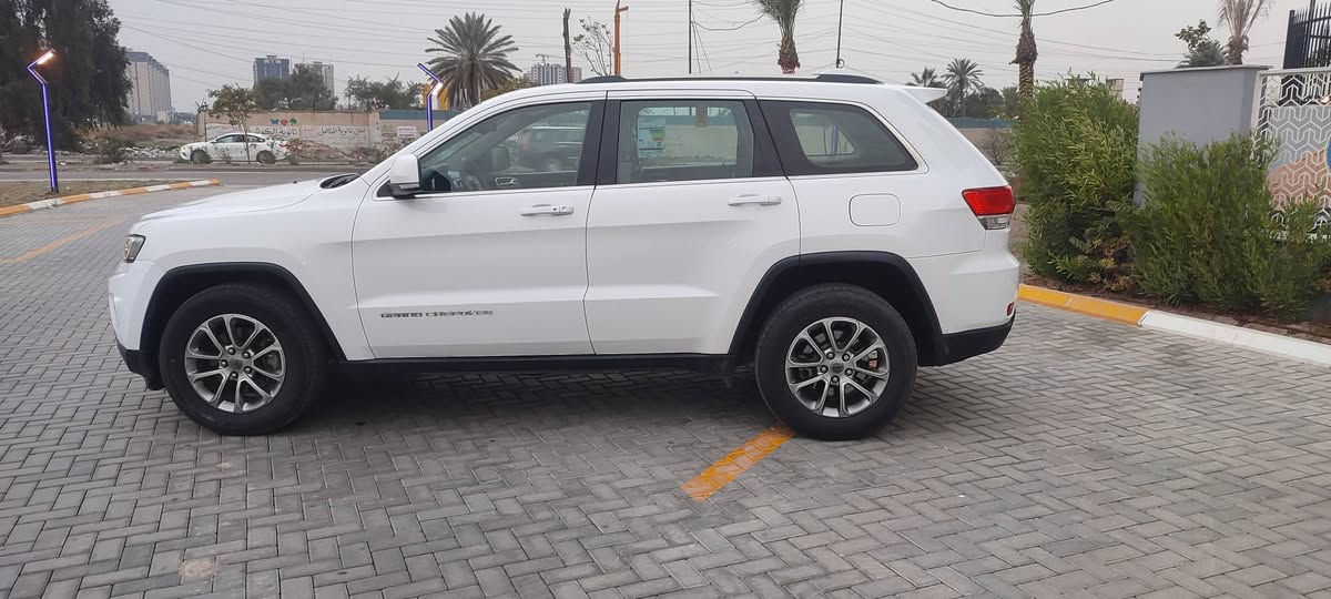 السلام عليكم
جيب لاريدو 2014 خليجي  ماشية 180 سيارة جاهزة بيها بارد بالقمارة وحالوب  مكانها بغداد حي الحسين السعر 190 وليها مجال للأتصال/***********
