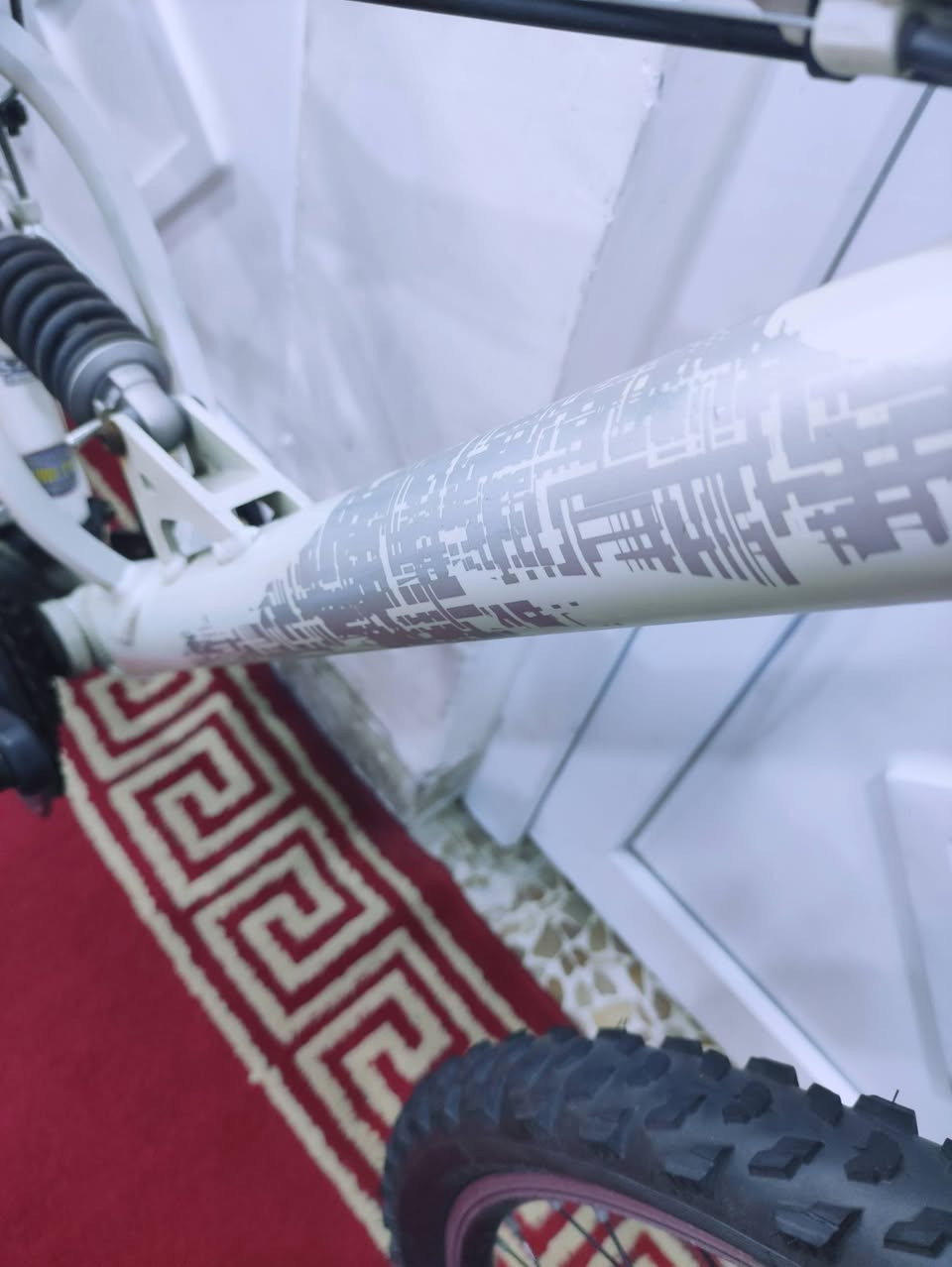 السلام عليكم
دراجة (دبلين) دبلات #فئة_جبلي ماركة #Panasonic العالمية

ماركة غنية عن التعريف صنع ياباني اصلي اورجنال JAPAN🇯🇵

الدراجة قياس M ميديم فريم عالي وضخم فول المنيوم خفيف 

جدا وسلس وسريع...لون ابيض ثلجي مع وشومات سلڤر رصاصي 

دبلات احترافية امامي وخلفي فئة WTB جبلي اصلي اورجنال

الدبل الخلفي تحكم فتح وقفل والامامي تحكم تعيار تقويه وترخيه

سستم شيمانو كامل #Shimano بدالات السرعة 7X3 سحب دفع

بريكات سستم بروماكس #Promax شيمانو حتى الفحمات مختم

ويالة  زوم  طبقتين  مخصصة  لتحمل  الاوزان  الثقيلة  والطسات 

تايرات جبلي عريض كتان اصلية نقشة خشنة ضد البناچر والثقوب 

ستيرن رياضي نفخ المنيوم ..سرج طبي اصلي ..كمبليونات سلايت

🔴الدراجة قطعة مال حاوية غير مستخدمة داخل العراق 
     الدراجة على وضع الشركة بلاد ما بيها برغي مبدل ختم
     واحد ليبل واحد ..بدون اي نقص كاملة وجاهزة ع الاخير

المكان موصل الجانب الايسر ....السعر 250 الف (ثابت_نهايتة) 

يوجد توصيل بغداد وجميع المحافضات العراقية

رقمي ***********
