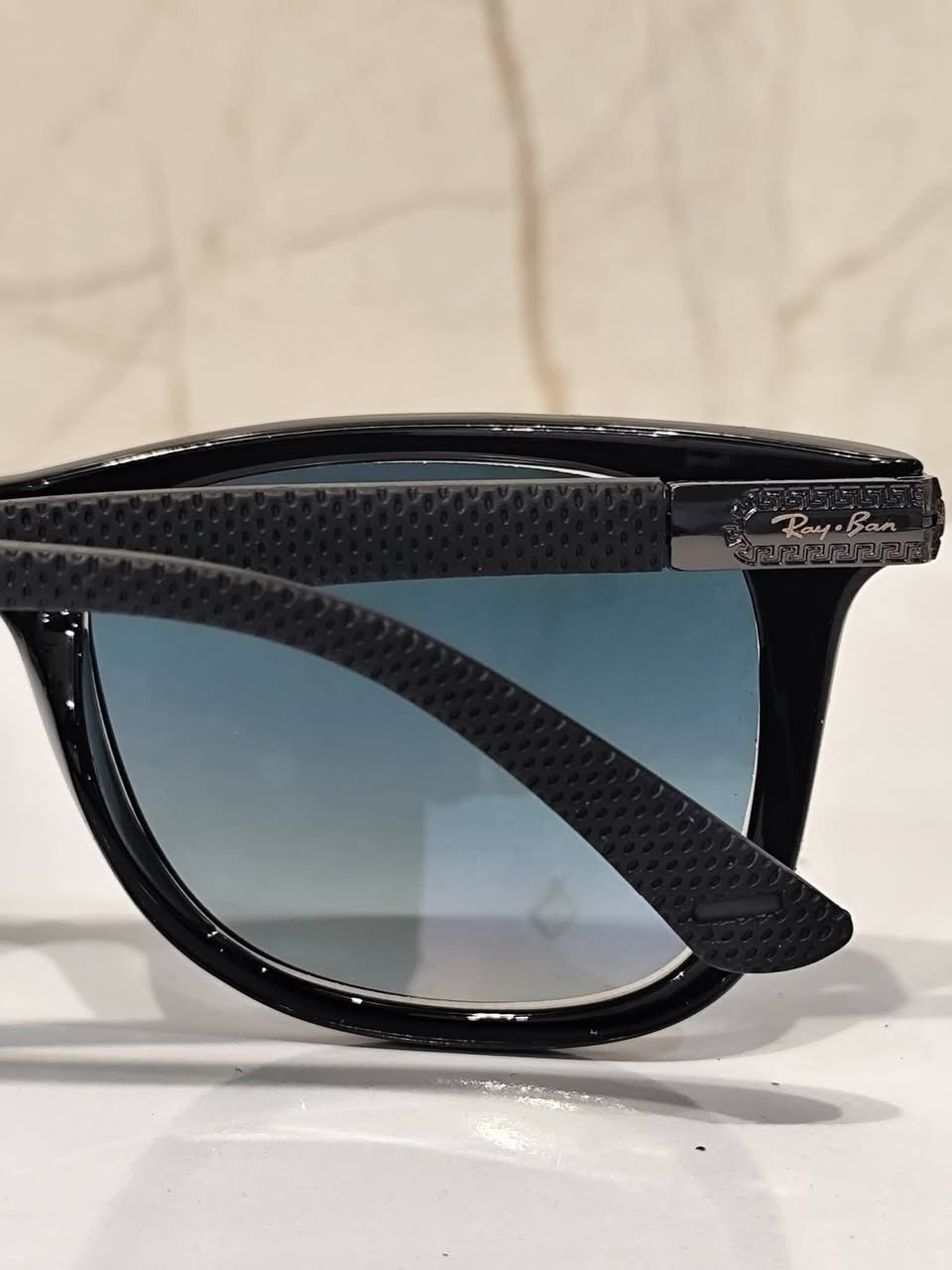 من اجمل ديزاينات رايبان واشيك الالوان
عدسه زجاج سميك لون بحري مدرج
عدسه UV حمايه من الاشعات الضارة للعين
الاذرع مغلفه ربر 
النضاره كجول ورسي
رياضي وعسكري 
مختمه بل كامل بدن وعدسه
تأتي مع علبه حافظه للماركه كاملة المرفقات
كوالتي عالي جدا

السعر 30 الف 
التوصيل مجاني لجميع محافظات العراق 

للحجز مراسلة الحساب ( ترسل رقمك وعنوانك الكامل)

اضغط لمتابعة الصفحه ليصلك كل ما هو جديد ومميز
من (انس براند للاناقه العامه) متجر الاقتناء والهدايا الفخمه


**إذا كنت صاحب هذا الإعلان وتريد حذفه لأي سبب، رجاءا أرسل رسالة إلى الدعم الفني**