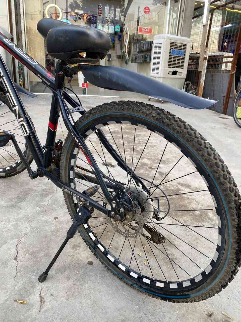 بايسكل جبلي للبيع 🚲🔥
دبلات شغاله ⛓️
بريكات هيدروليك 🛠️
يحتوي على 10 كير 
7 خلفي 
3 امامي 
كلشي بلادي نظيف ولا شخطه بي
نوع البايسكل صيني اصلي وليس صيني تجاري ومن ارقى البايسكلات الصينيه
((البايسكل مستعمل شهر واحد فقط ))
السعر 💸// 185.000
للتواصل/ ***********
ملاحظه🟤// يرجى المراسله واتساب فقط الرقم لا يستقبل مكالمات
