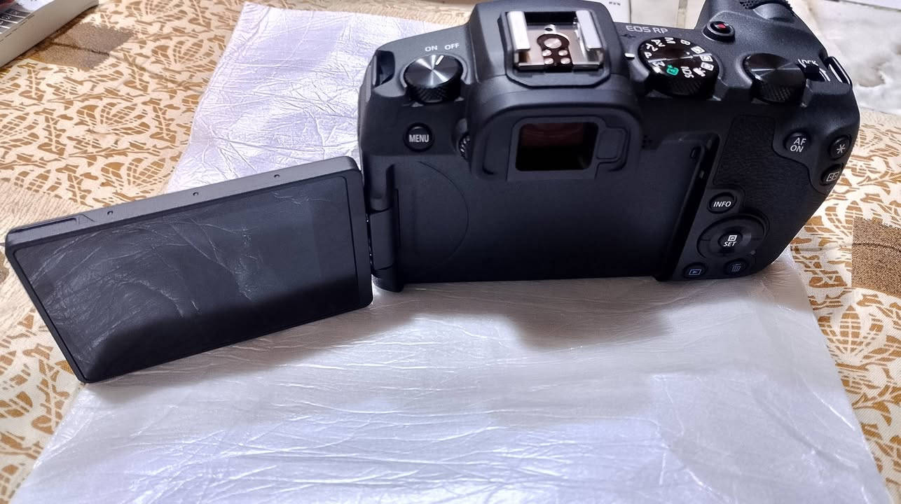 بدي ار بي جديده بلكارتون الشتر مالتها صفر ابد ما مستخدمه فتحته علمود اصورها وفحصتها بس
ملحقاته كامله حزام وشاحنه وبطاريه  ما عده العدسه
شاشه لمس
تصويرها 4k
وبيها مواصفات كلش اهواي 
سعر مليون وميه والتفيده يراسلني خاص وبخدمته


**إذا كنت صاحب هذا الإعلان وتريد حذفه لأي سبب، رجاءا أرسل رسالة إلى الدعم الفني**