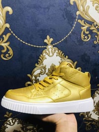 ملابس • قياس ٤٣ • توصيل