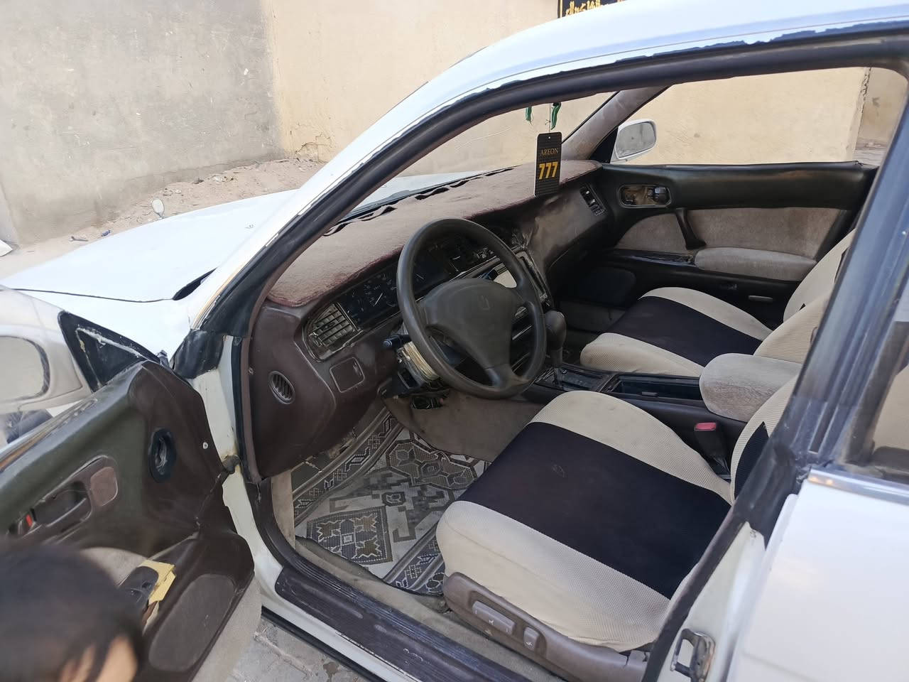 سلام وعليكم بطه فصل سياره نقل فقط سنويه صارله شهرين من منتهيه راعيه موجود كير ومكينه جدد تبريد ثلج سعر 45 وبيه مجال *********** تصل ودلل
