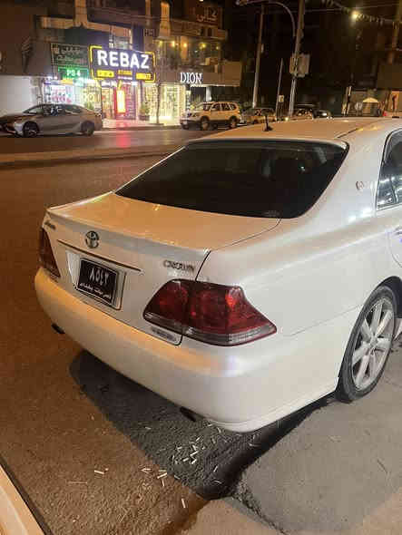 سڵاوی خوا لە هەموو لایەک.                                      شاهینە ٢٠٠٥(١٨٠) بچوک بە بچوک  بەس مووس
دەنک مەسرەفی نییە
بێ دووکەڵ بەشەرتی گێڕو مەکینە
٤دوگمە
لایتی ناوچەی کوێر
شاشە و کامێرە
 بەسمە ڕەش
ناو ڕەشی فۆرمیکا ڕەش
بەنزین زۆر کەم دەخوا
سەیارەی مەعرەز نییە 
دەعامی پێشەوە یەک تۆز بۆیاخی هەیە
بۆ سعر نامە بنێرن ***********
