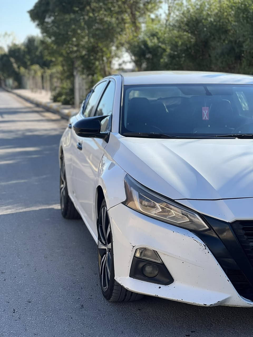 نيسان التيما موديل 2019 SR
رقم اربيل بأسمي الرقم شبه مميز ماشية 120 فقط السيارة داخلها اسود جلد سيارة ضرر امريكة بنيد ونص الجامرلغ مال سكن وهنا صار بيهة شخوط ب باب الخلفي جهة السكن ممصلحة ع وضعيتة وواضح ب صور مواصفات كشن السائق تحكم كهرباء +لايتات زينون بلاد+تشغيل عن بعد+رادارت شغاله كلهة امامي جانبي+تحكمات ستيرن حجم محرك السيارة 2.5 تنفس طبيعي  السعر المطلوب (148) فقط وبيهة مجال للشراي 
الهاتف:***********
واتس اب و رقم فقط!
