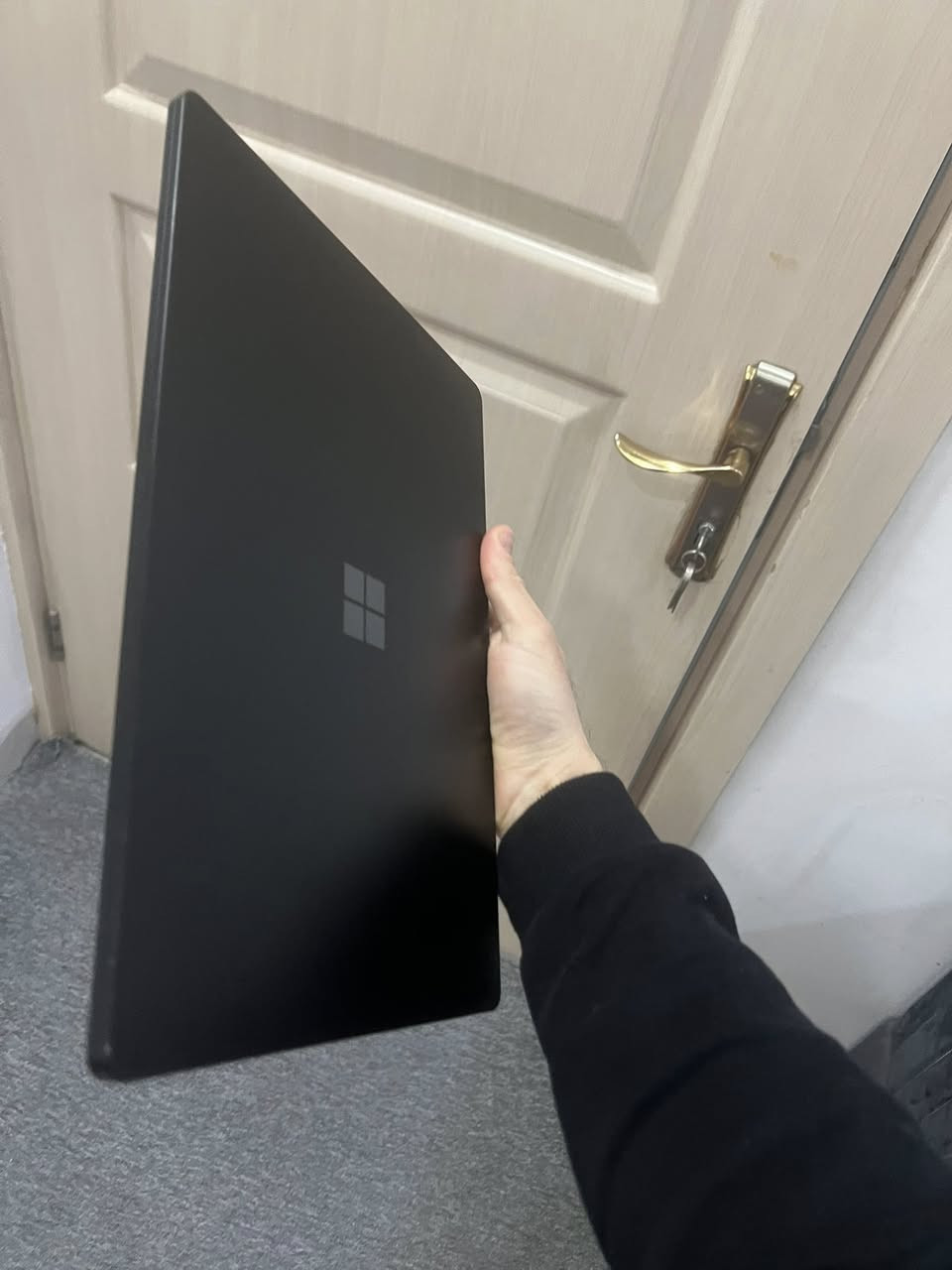 لابتوب سيرفس

بيع فقط 

كلش سريع لمس 2k IPS كامل مواصفات 
Core i5 1035 جيل عاشر 
ram 8 GB
Intel iris plus 
Hard 256
بطارية لحد ٨ ساعات
فتح وجه … Face ID 
مصنوع من ألومينيوم 
نسخه رجال الأعمال business edition

السعر 400 الف


**إذا كنت صاحب هذا الإعلان وتريد حذفه لأي سبب، رجاءا أرسل رسالة إلى الدعم الفني**