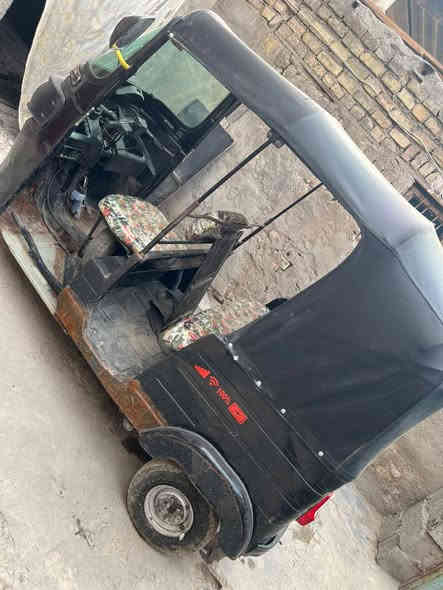 السلام عليكم تكتك موديل ١٦ مكينة ٢٠ اوراق كاملة للبيع السعر مليونين ونص للاستفسار ‏‪***********‬‏‏
