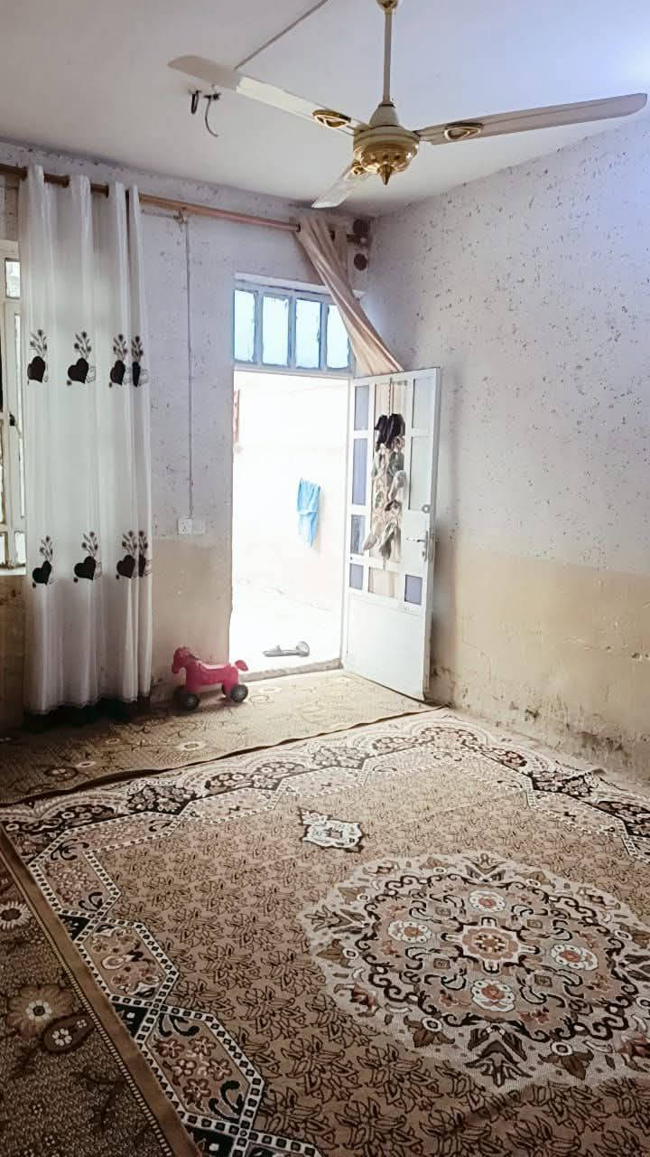 100م حي البساتين حي السلام  شارع اسواق رسل   طابقين 3 نوم صاله مطبخ خدمات للطابقين  وخارجيه مع كراج   السعر67  للاتصال ***********
