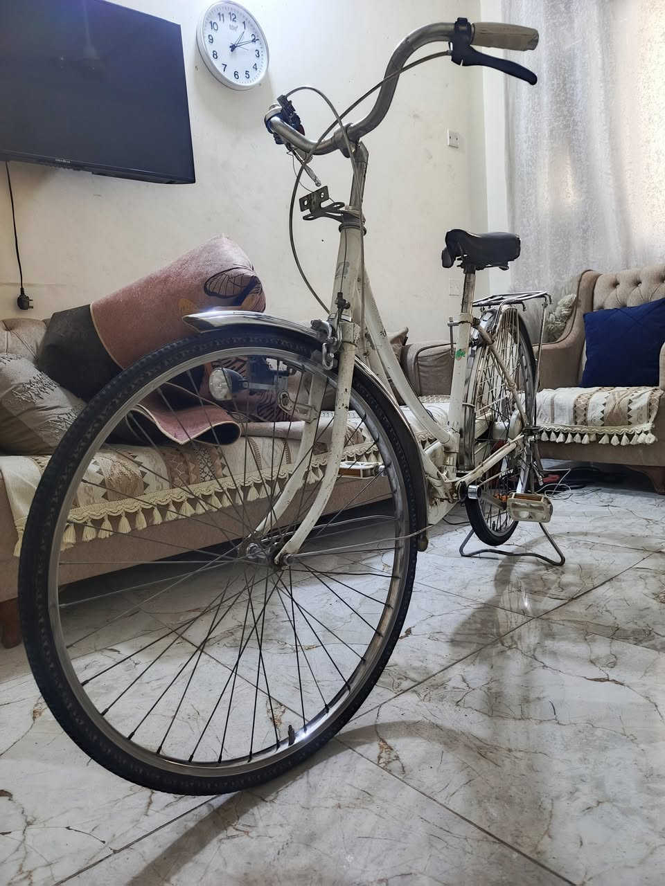 اسلام عليكم شباب عندي هذة البايسكل بناتي رايدة للبيع رايدة130الف وبي مجال  البايسكل من شركة بريدجستون Bridgestone  الشركة اليابنية... مكاني بغداد البياع الشهداء قرب جامع الكبيسي هذة رقمي الي يحب يشتري بي واتساب***********
