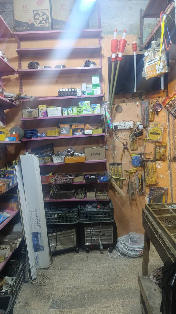 غراض كهربائيات وعدد يدويه للبيع
حي القدس قرب جامع الهدى في حي القدس  
***********  بي واتس
الشراي يجي يشوف الغراض ونتفق على السعر
