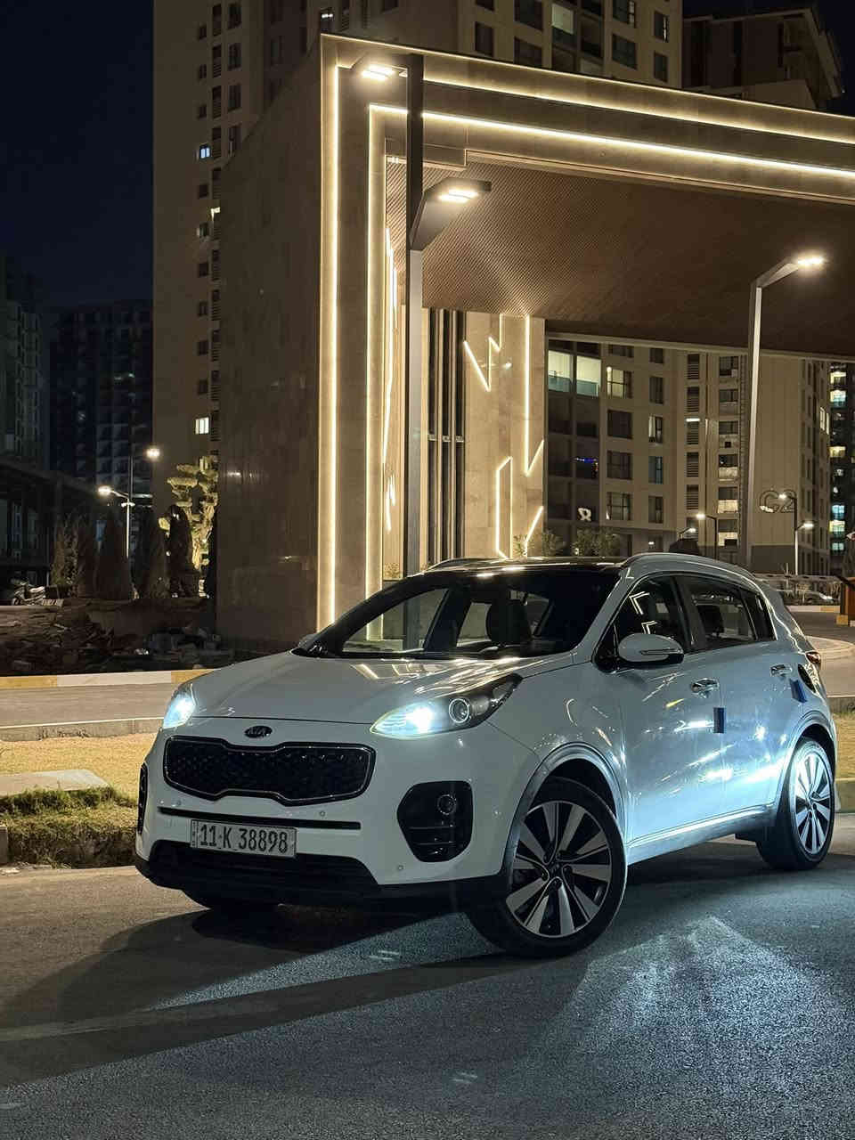 السلام عليكم 
للبيع سبورتج ٢٠١٧ خليجي 
كير مكينه مكفول 
2000 دوش 
صدر جديد 
تخم تاير جديد 
تبريد شغال 
فول مواصفات 
بصمه 
بصمه ابواب 
بنوراما 
حساس امامي  خلفي 
كامره دوار 
درايف مود 
سستم صوت jbl
مري اوتو 
بجم زنون 
سونار بل منشور مكفوله بس بارد  صغير 
السعر 186وبيها مجال قليل 
مكاني بغداد حي الجهاد 
***********
***********
