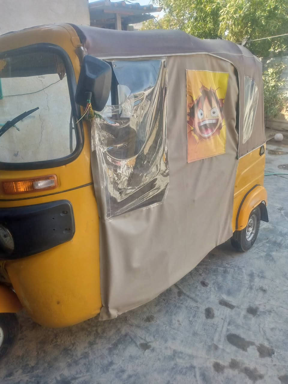 السلام عليكم تكتك 2021للبيع كهربائيات شغاله تخم تاير جديد ابيعها كوم حديد العنون بغداد  الرقم ***********
