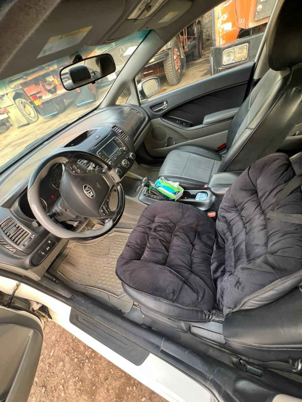 السلام عليكم سياره فورتي موديل 2015 سيارة مكينه كير تخم تاير خير من الله جاهزة 
وارد امريكي حادثه جاملق خلفي 
سياره بسمي ثاني يوم تحويل 
 السعر 115ورقه وبيها مجال 

***********
