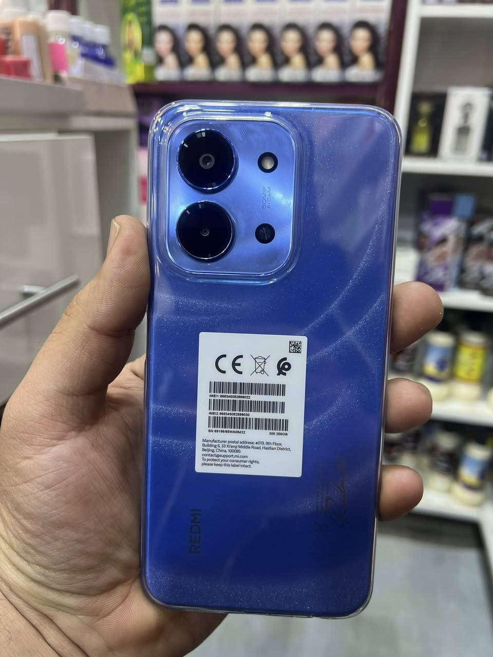 السلام عليكم
ريد مي 15سي 
ذاكرة 256 
معالج 8*8
الجهاز البارحة مفتوح من الباكيت جديد الجهاز 
السعر 180
***********
