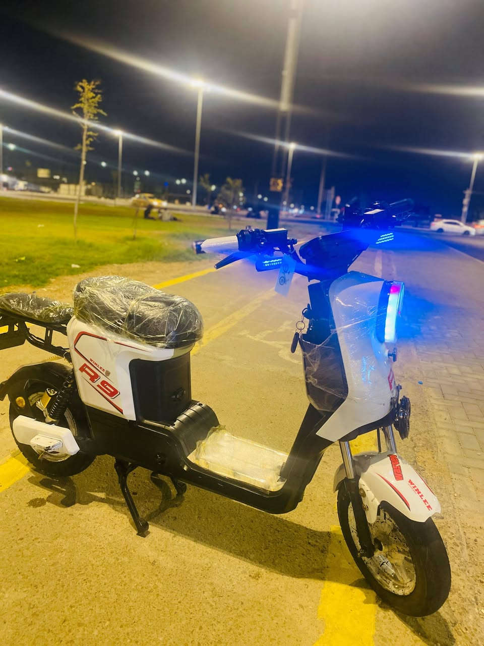 R9 
موديل 26 كلشي ما بيهة تجي وتشوف بعينك وتفحص بيدك 
سعر 450 وبيهة مجال حك جية رقم 
***********
عنوان بصرة العابر بصف ياسين خريبط
