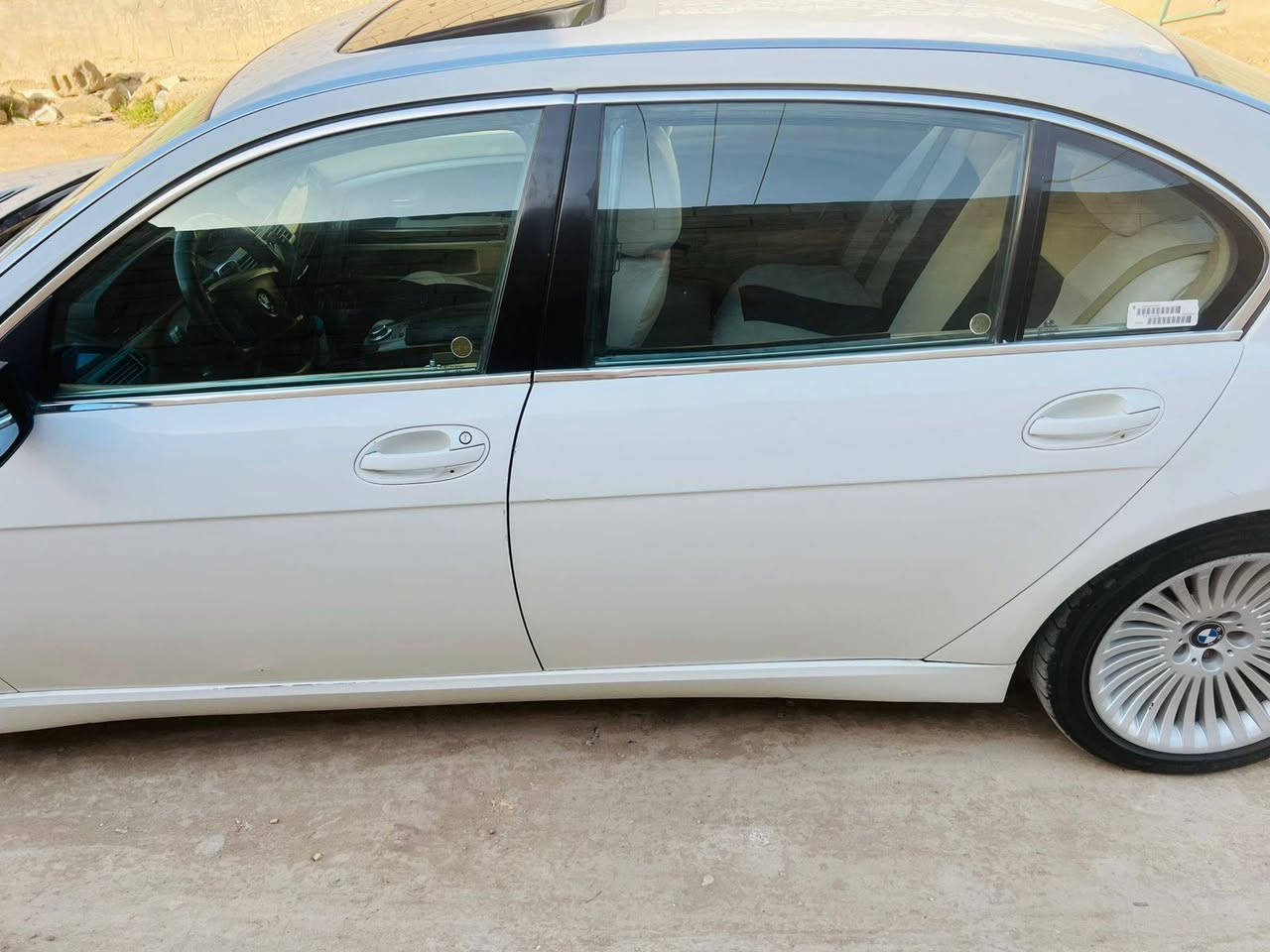 السلام عليكم رمضان كريم
للبيع BMW باخره 2008اصل الرقم اربيل تحويل ثاني يوم 
مكينه كير حداديه تخم تاير السياره جاهزه بالكامل
السياره فول مواصفات معروفه لدى الجنايه شنو الفول 
وارد خليجي فقط باب صبغ والباقي كفاله مكينه V6 
السعر155$وبيها مجال 
العنوان ذي قار المركز 
التفاصيل اكثر اتصل على ***********
علما غير متواجد على الفيس
