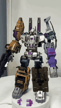 هذه مجموعة شخصيات ترانسفورمرز مجمعة، وهي من شخصية بروتيكوس (Bruticus) التي تنتجها شركة بوكيت تويز (Pocket Toys) تحت اسم "ترانس سفير بانزر ليجن" (Trans Sphere Panzer Legion). 
تتكون المجموعة من 5 مركبات منفصلة يمكن تحويلها إلى روبوتات أصغر أو دمجها لتشكيل الروبوت الأكبر بروتيكوس.
المركبات تشمل دبابة، وناقلة جنود، وطائرة مقاتلة، ومركبات أخرى بألوان مميزة تشمل الأخضر الزيتوني، والذهبي، والأزرق الداكن، والرمادي.
تأتي المجموعة مع أسلحة وإكسسوارات إضافية، مثل البنادق الكبيرة والسيوف الأرجوانية.
متوفر لدينا توصيل لكافة المحافظات 
واتساب ***********
