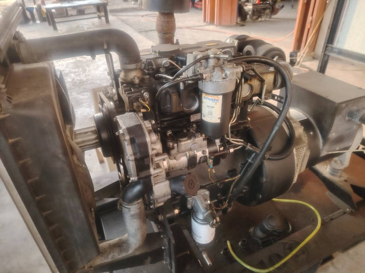 مولدات بيركنز اصلي ٣سلندر ٣٠ كيفي بحاله الشركه العدد ٤ هاتف *********** عنوان واسط قضاء العزيزيه
