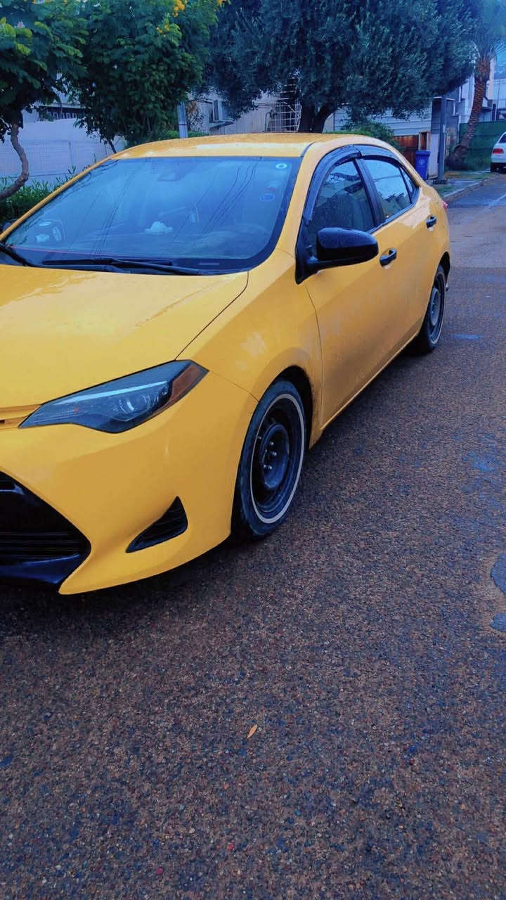 السلام عليكم  
سياره للبيع كورلا امريكي 
موديل 18 
حادث خفيف توجد صور الحادث 
اي استفسار الاتصال على الرقم مكلفه بالنشر 
***********
