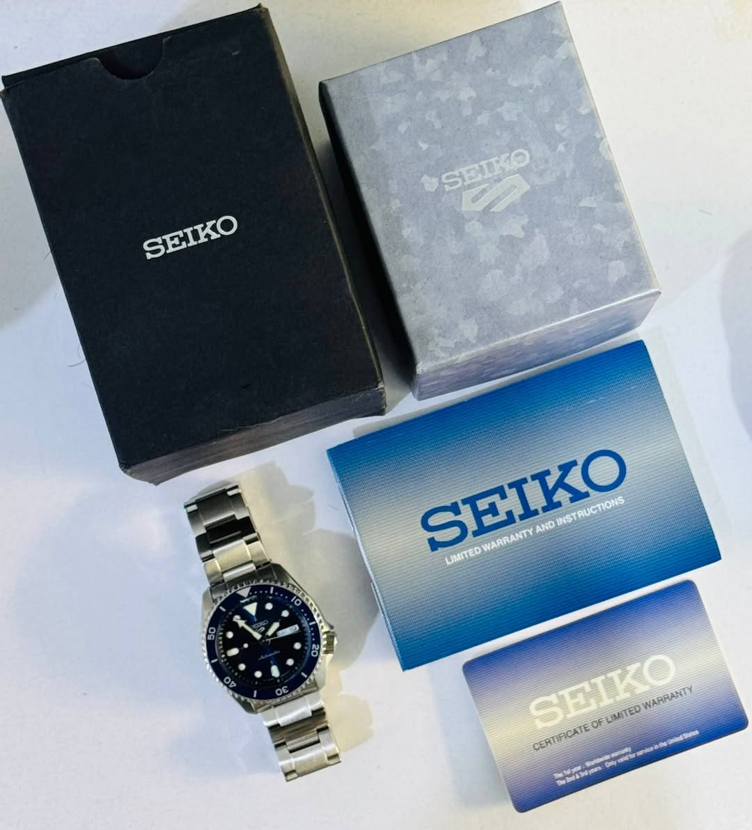 Seiko 5 اصلي 🔥🇯🇵
💥💥مستخدم 💥💥

اوتماتيك 
حجم 42 ونص
مقاوم للماء 100م
طوق دوار 
ارقام واميال لامينوس
زجاج مقاوم للخدش 

275 الف


**إذا كنت صاحب هذا الإعلان وتريد حذفه لأي سبب، رجاءا أرسل رسالة إلى الدعم الفني**