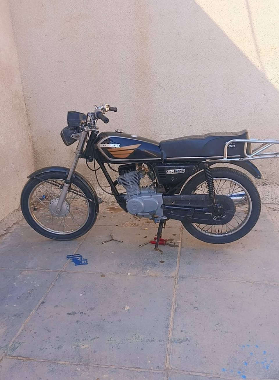 سلام وعليكم البيع دراجه كلك بدون سعره 350وبيه مجال المكان العماره قضاء علي الغربي رقمي***********
